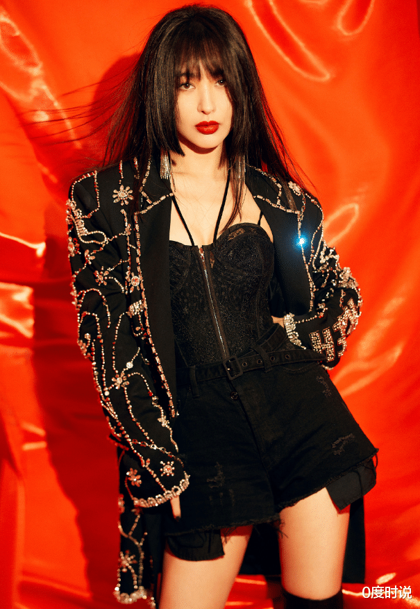 李菲儿|李菲儿“下车照”流出，看清生图下的腿长比例，真替黄晓明后悔