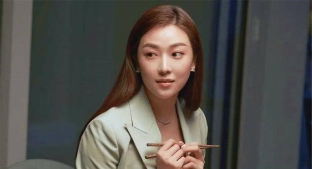 贺顿|播出14天口碑全面“逆袭”？杨紫新剧成功的原因在这儿