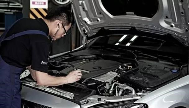 奶豆说育儿|为什么国外汽车2万公里做保养，唯独国内不同，5000公里就换机油