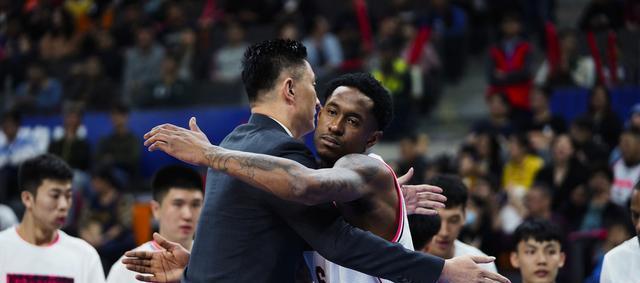 广东男篮|吉林外援示好广东，为争冠表态愿降薪加盟，引多次不满吉林高层