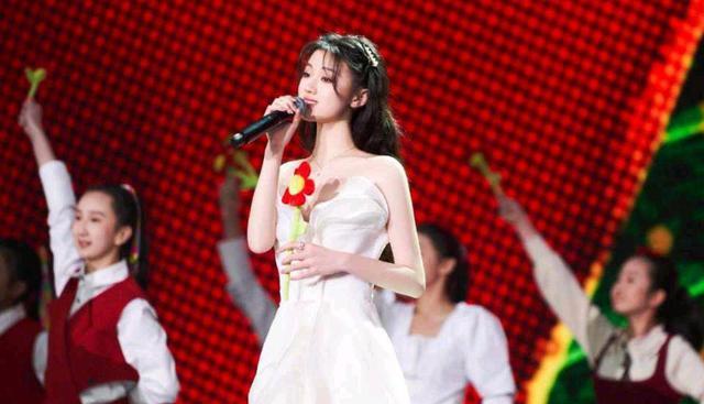 单依纯|单依纯第一张专辑两天卖了13000多张，对比陈立农，差距有点大