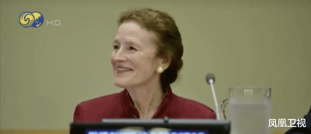 凤凰卫视 美国终于想通？外交部：怀疑美方真实动机，疫苗不分种族和价值观