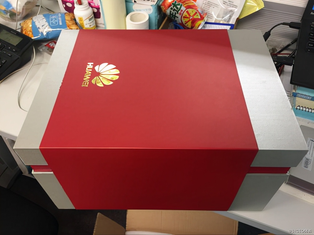 华为|长见识了,华为抢先预定哈工大跳级男生,附赠一套“豪华大礼包”