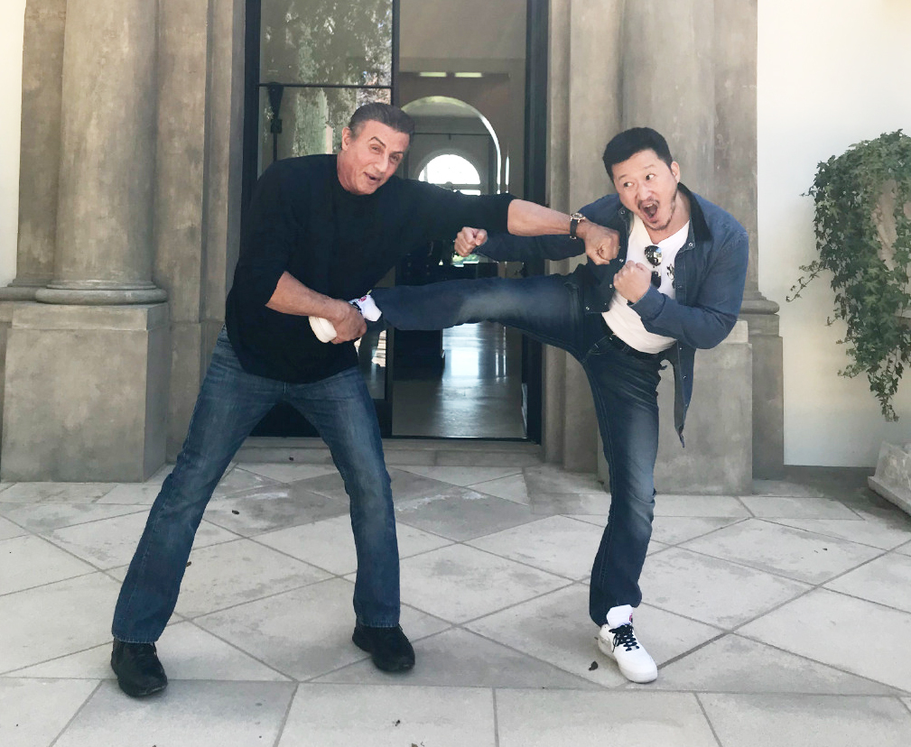 吴京|美国媒体把吴京比作史泰龙，强森、星爵、范·迪塞尔都与吴京合影