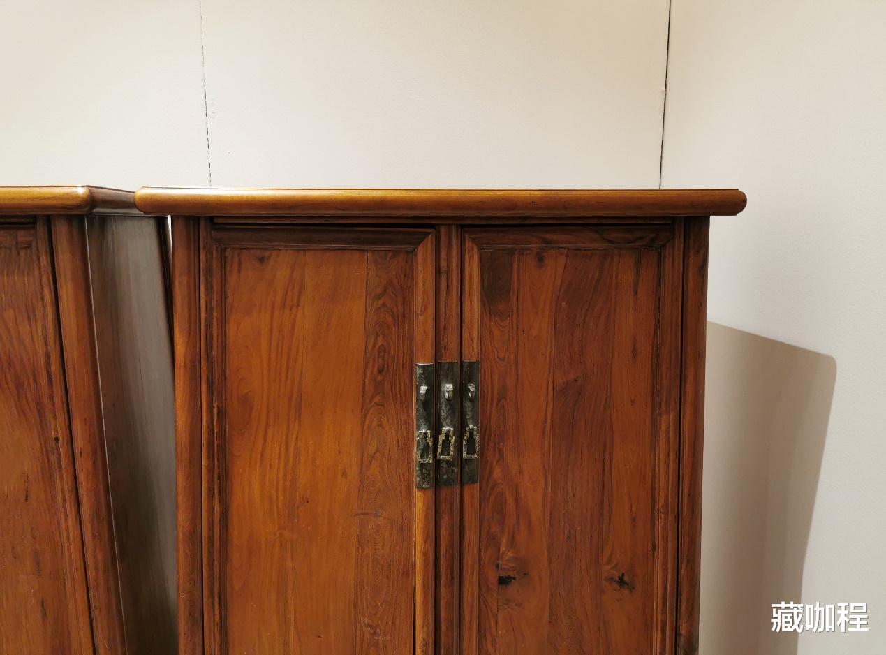 |木料配色不齐，黄花梨圆角柜成对149万成交