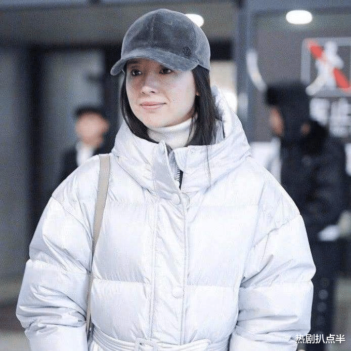 高圆圆|机场照堪比照妖镜！有人平凡似大妈，只有高圆圆没翻车