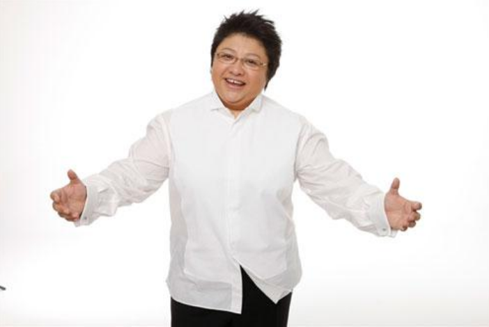 韩红|韩红当年是大学校花？大家以为开玩笑，晒出照片后被惊艳到了