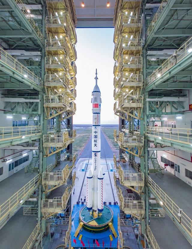 太空 即将开启六个月“太空出差”！神舟十三近期择机发射