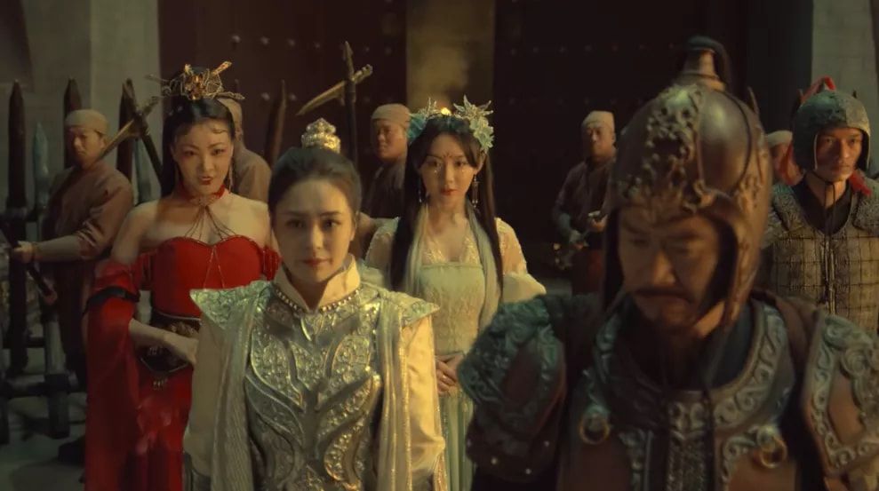 金晨|钟欣潼自降身价拍烂片，新片上映口碑一落千丈，竟成“最胖妲己”