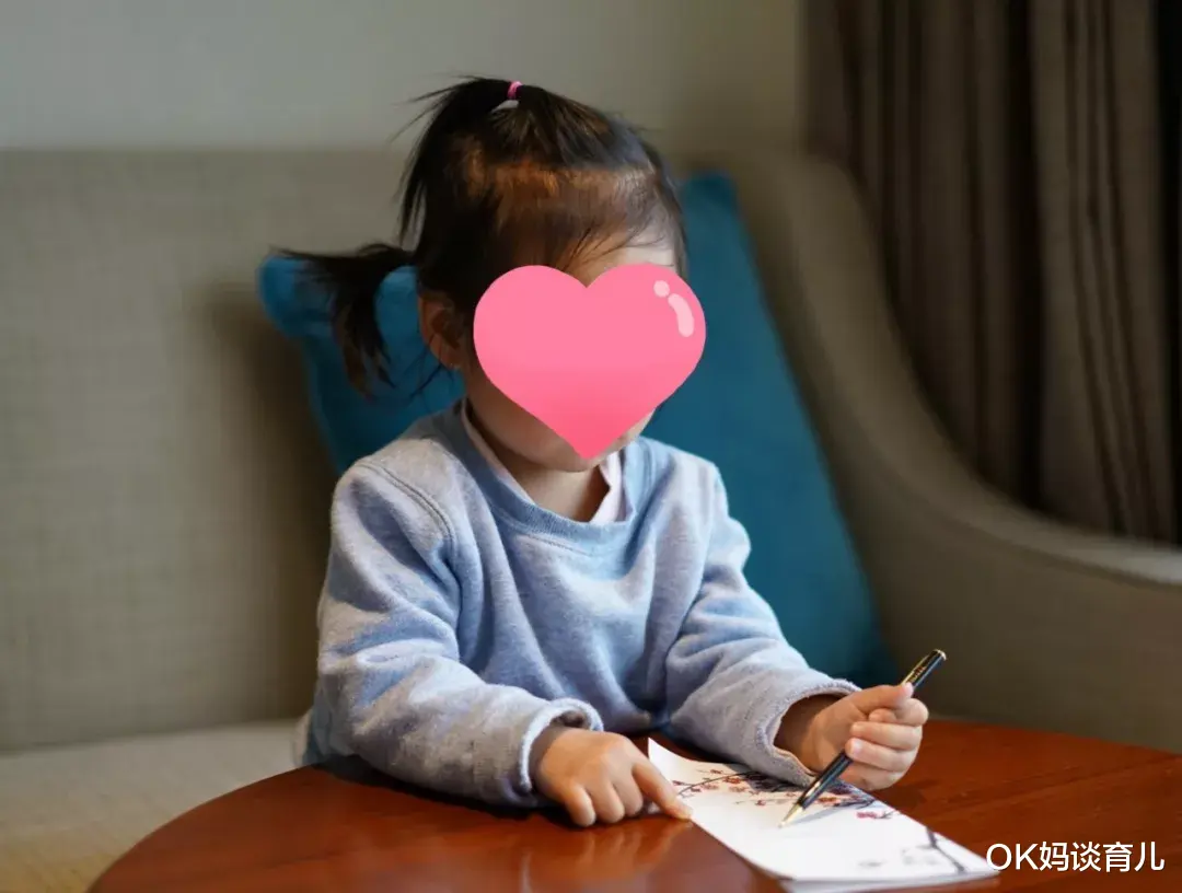 OK妈谈育儿|纠正娃的握笔姿势太难了，一开始就要弄对它！