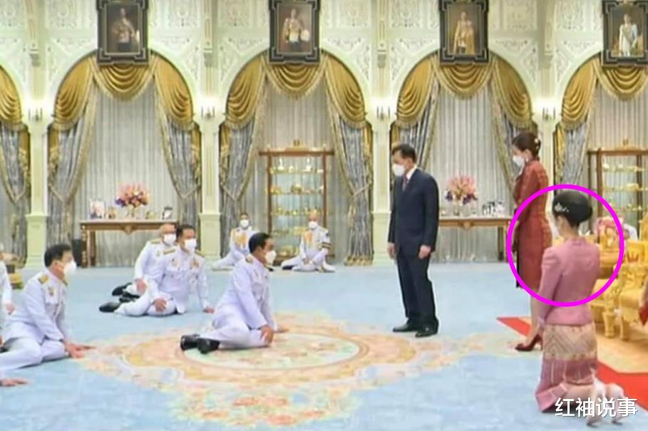 申敏儿|诗妮娜新造型严重翻车，粉色礼服又村又土，跪在苏提达身边像侍女