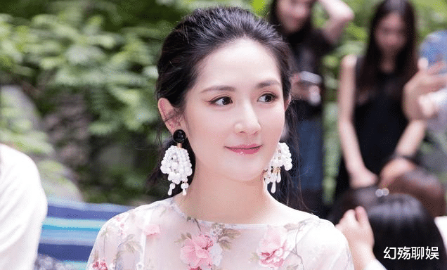 谢娜|谢娜是如何一步步从“万人宠”沦为了“万人嫌”呢?