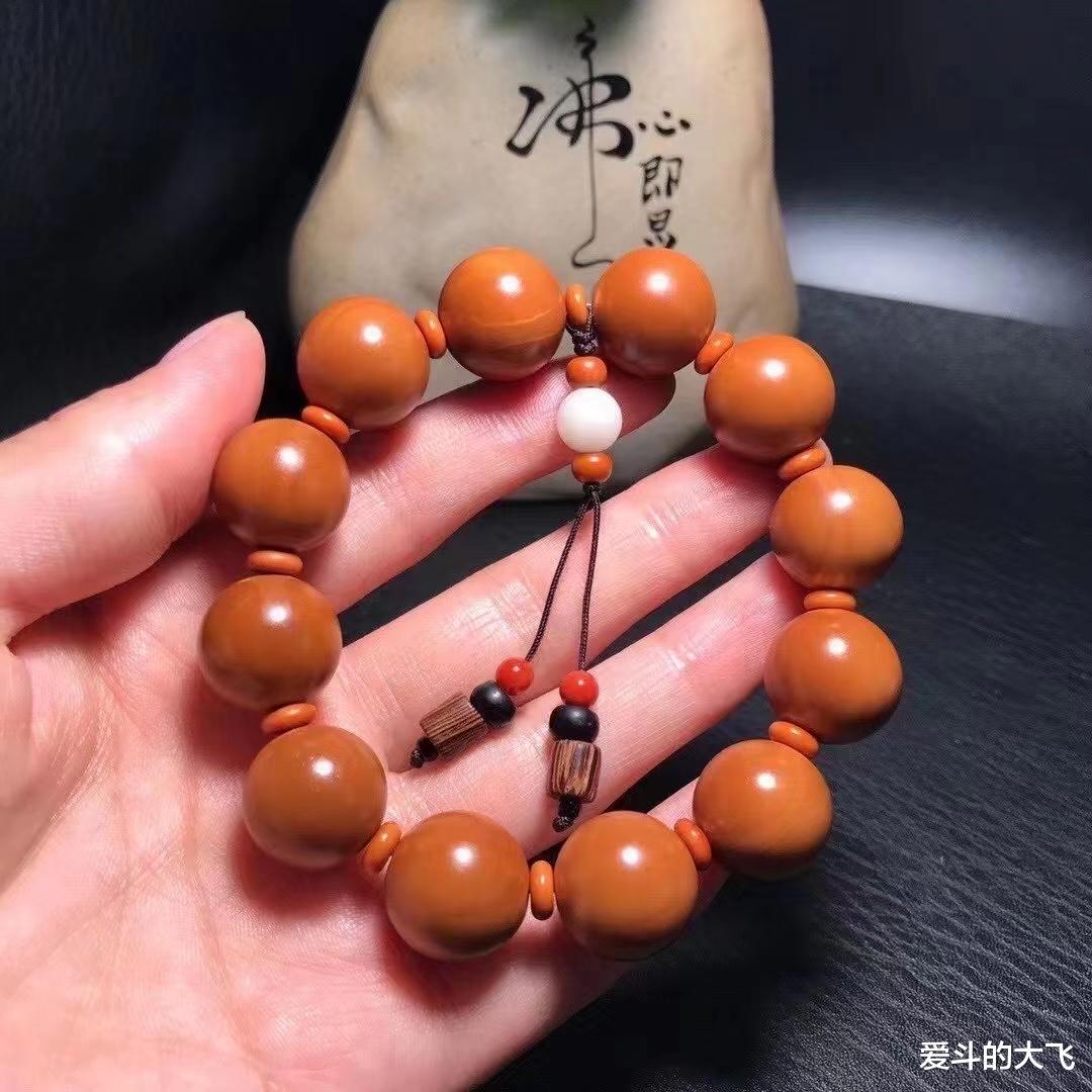 文玩|大飞说文玩：正圆水晶核，强迫症人士选择的手串！