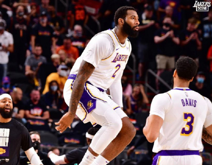 湖人队|16中5！11中10！湖人内线巨星意外被打爆，争冠利器却被摁在板凳