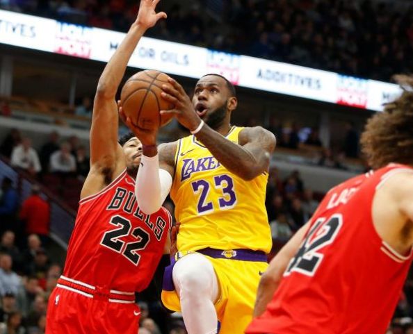 辽宁男篮|NBA：公牛vs湖人，戴维斯受伤，公牛轻松取胜