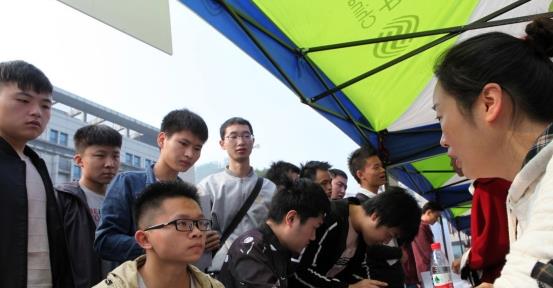 大学生|三类大学生毕业后“没出息”,难找到好工作,“名校光环”也白费