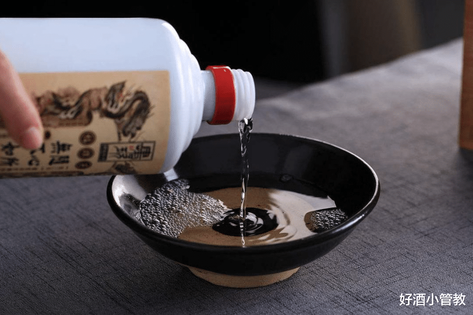 |买白酒时，聪明人看到“这些字”，就能判断出好酒，导购：行家！