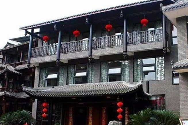 古镇 又火了！驻马店耗资80亿的“假古镇”，热度与清明上河园比肩