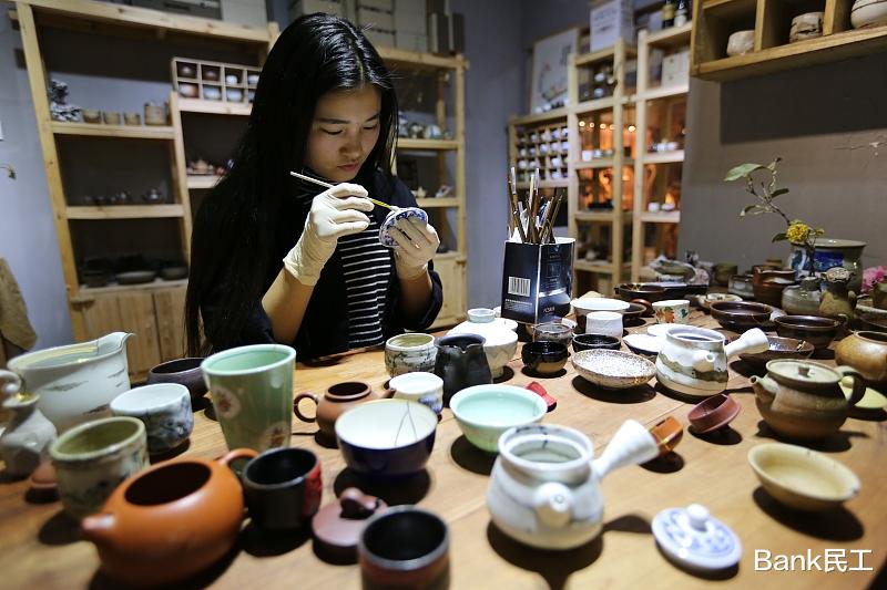 Bank民工 第一批90后已经30岁了，你知道他们平均存款有多少吗？