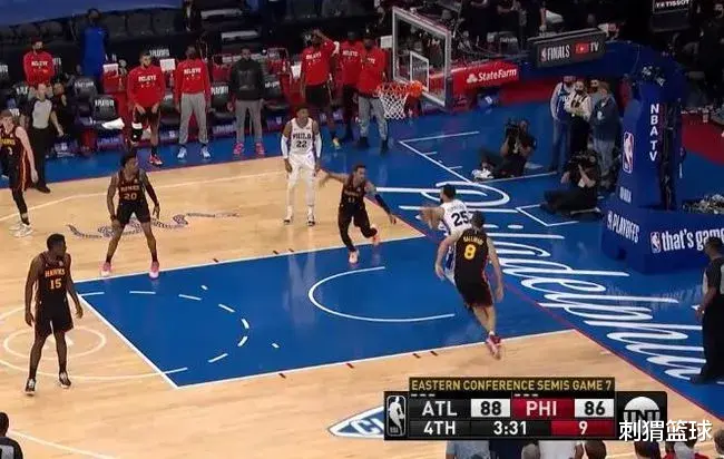 西蒙斯 彻底翻脸!你也想退出新赛季? ?