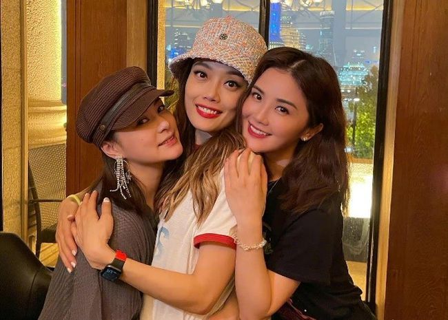 阿娇|阿Sa和阿娇合体逛街，两人形象差距大，阿娇矮胖如路人