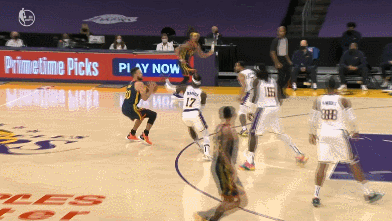 篮网队|湖人勇士爆发冲突！库里“肘击”施罗德引不满，詹姆斯向裁判施压