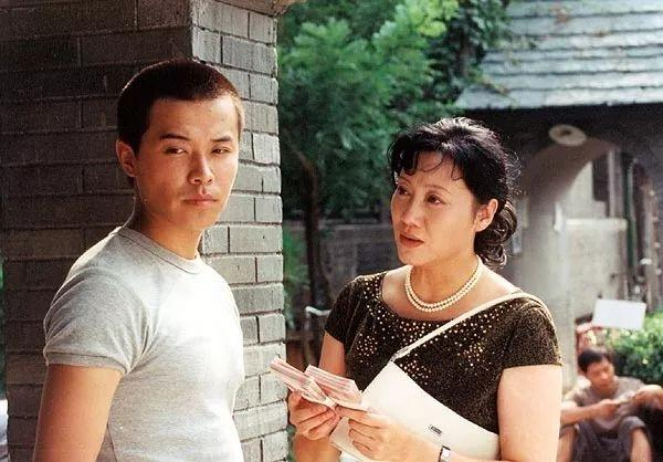 陈思诚|中国首位“百亿导演”出现，当年的男配专业户陈思诚，到底凭什么