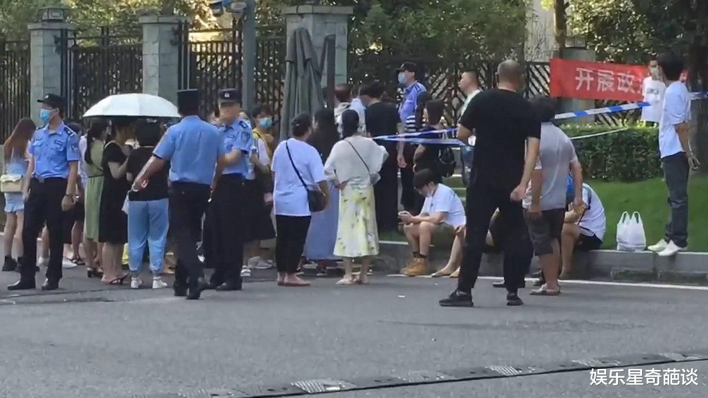 重庆 重庆姐弟坠亡案开庭！知情人：孩子母亲和外婆现场哭成泪人