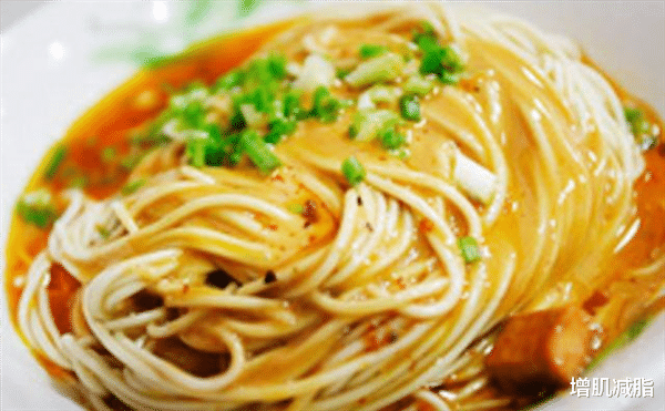 碳水化合物|减肥期间,要不要吃米饭跟面条?每天摄入多少碳水为宜?