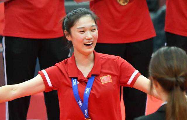 林莉|女排林莉玩乐高，恐无回归赛场打算，自由人群雄并起，4人争首发