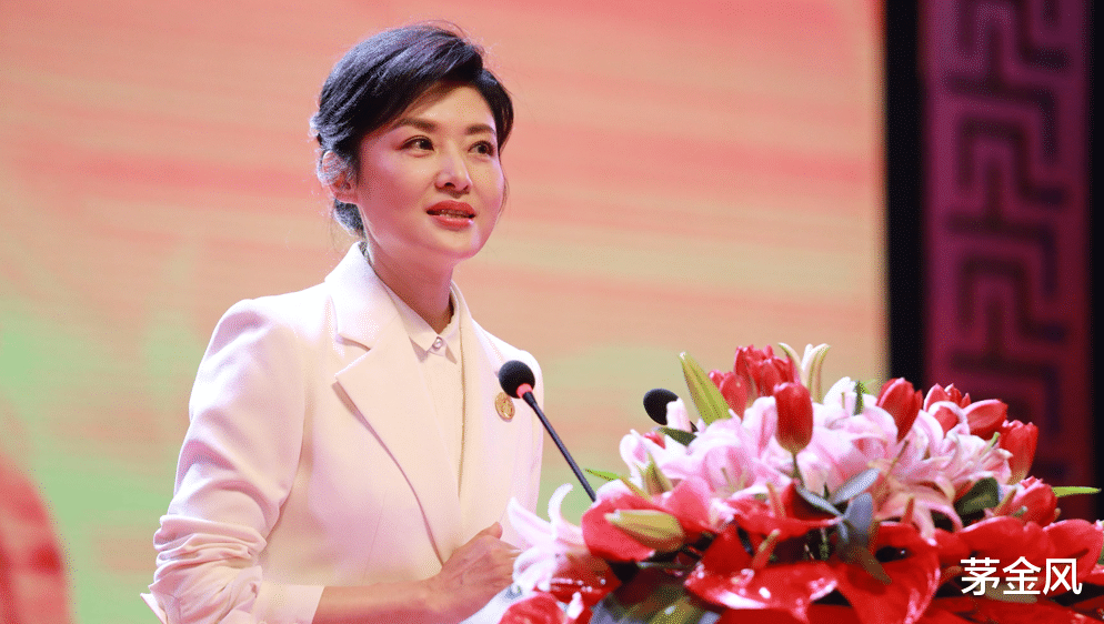 孙俪|她曾在央视主持了16届春晚，两任丈夫身份显赫，女儿却成一生的痛