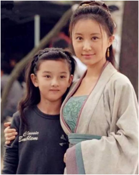 黄景瑜|舒畅怎么就不火了？这还要从她的家庭作坊和“三滴血事件”说起