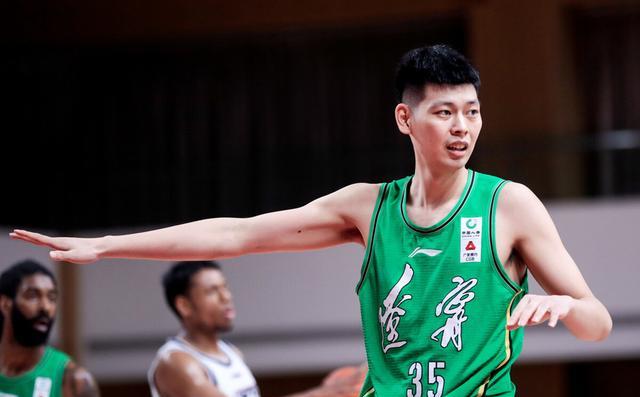 上海男篮|辽宁名帅加盟上海男篮，朱荣振社交感谢蒋爷爷，新疆男篮最新动态