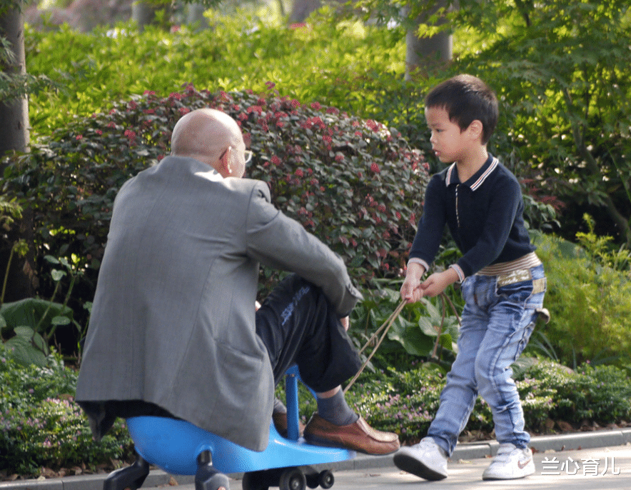 兰心育儿|我这辈子救了很多人，看了很多书，却在照顾小孩上彻底输了