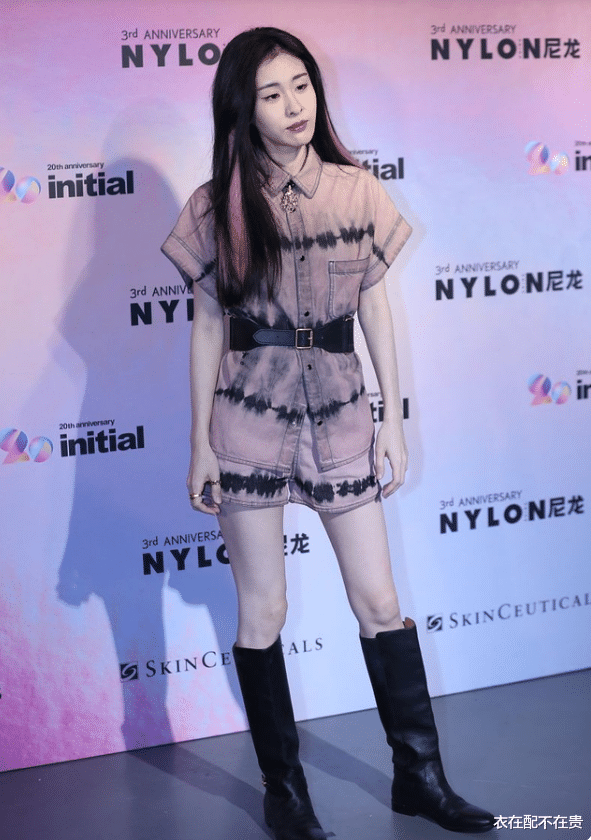 衣在配不在贵|张碧晨还是太瘦了,腿细的靴筒都塞不满,单看腰围真不像生过孩子