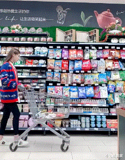 心电图 “现在医生这么大胆了吗，扎双马尾上班？”这心电图能正常吗