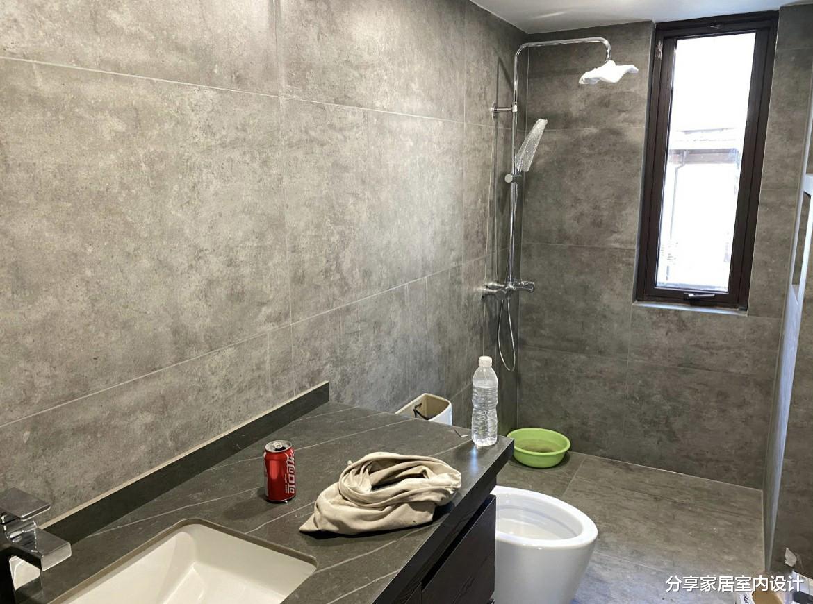 她第一次装修130平新房，坚持全屋木地板，电视墙设计非常实用！