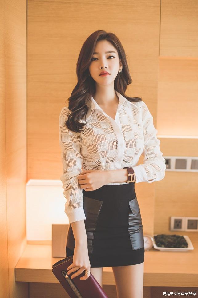 精品美女时尚穿搭秀|职场达人的穿搭:撞色镂空针织衬衫搭配黑色a字短裙,简约大方