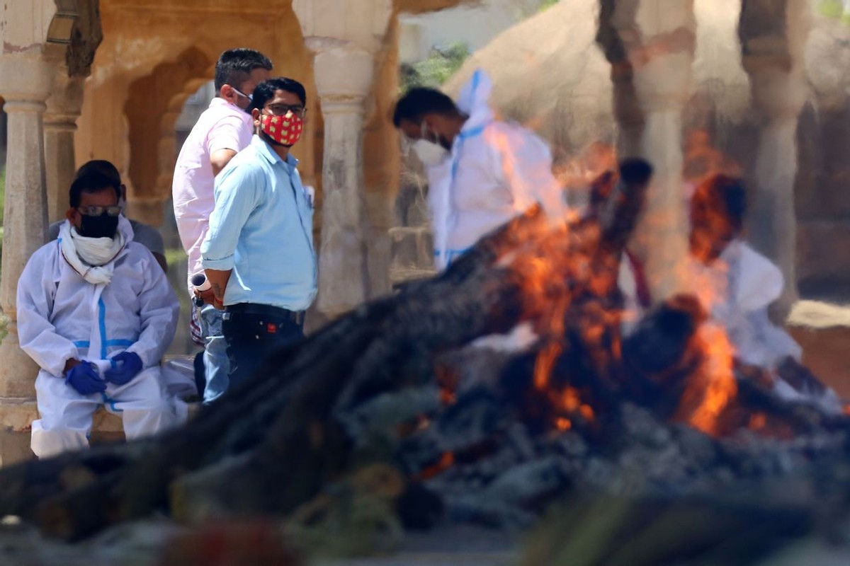 神鸟知讯聚焦 女儿跳火堆为父亲陪葬,印度遮羞布被撕碎,全世界都要遭殃