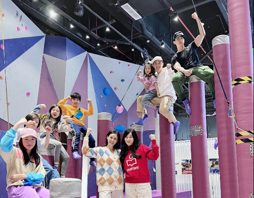 吴尊|吴尊晒《爸爸去哪儿》重聚照！颜值好高，Jasper浓眉大眼超可爱