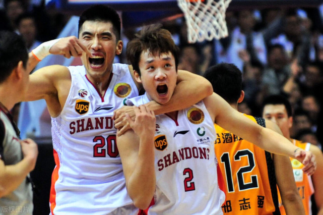 离婚 丁彦雨航2换3方案出炉！巩晓彬放弃小丁签约魔兽，狠狠打脸睢冉？