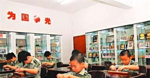 印度|中国最小军官！8岁入特种部队当官，领过国家工资，如今怎样了？