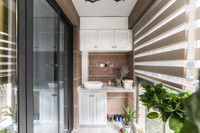 80平原木色北欧风二居室，整个空间动静结合干净、简单、清爽