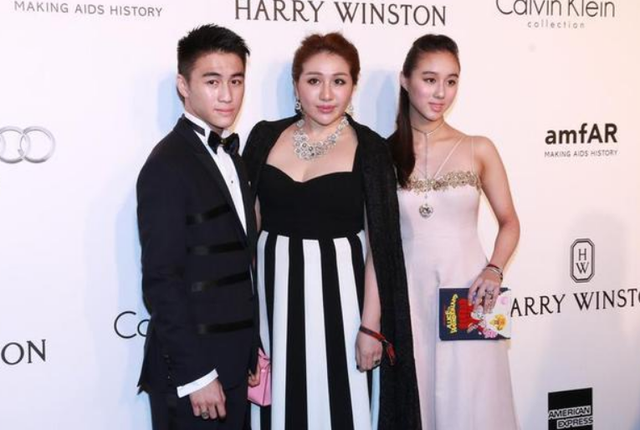 何超盈|何超盈成功减肥，为娃直接减掉半个自己，照片变化真大