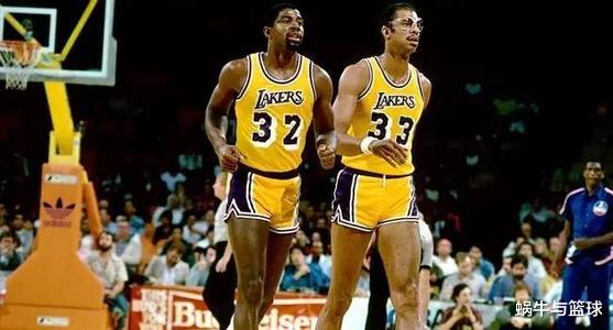 科比·布莱恩特|NBA生涯场均25分有多难？科比和贾巴尔都差一点，现役有三人