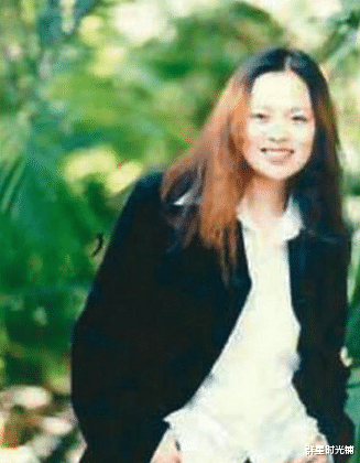 筠子|被高晓松抛弃，错爱汪峰的筠子，27岁一袭红衣结束生命