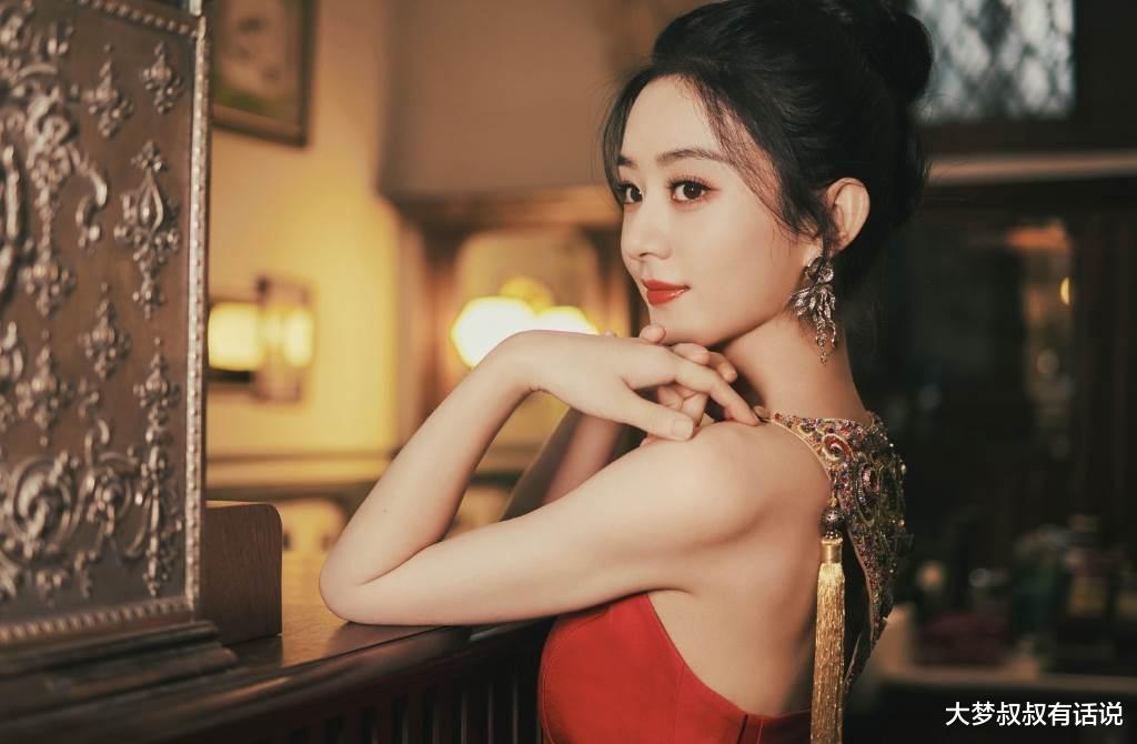 姜保宁|赵丽颖秀美背侧，身圆弧曲线，被疑穿过季礼服，理由曝光网友喊加分