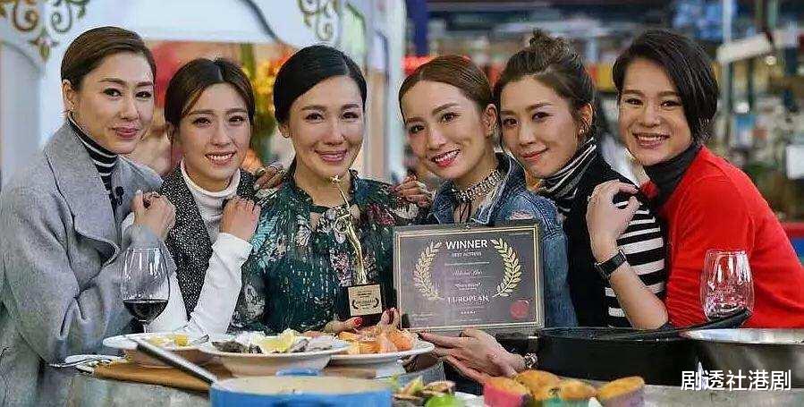 胡杏儿|42岁胡杏儿与亲友庆生，胡说八道姐妹团难得聚首，一人提前离场