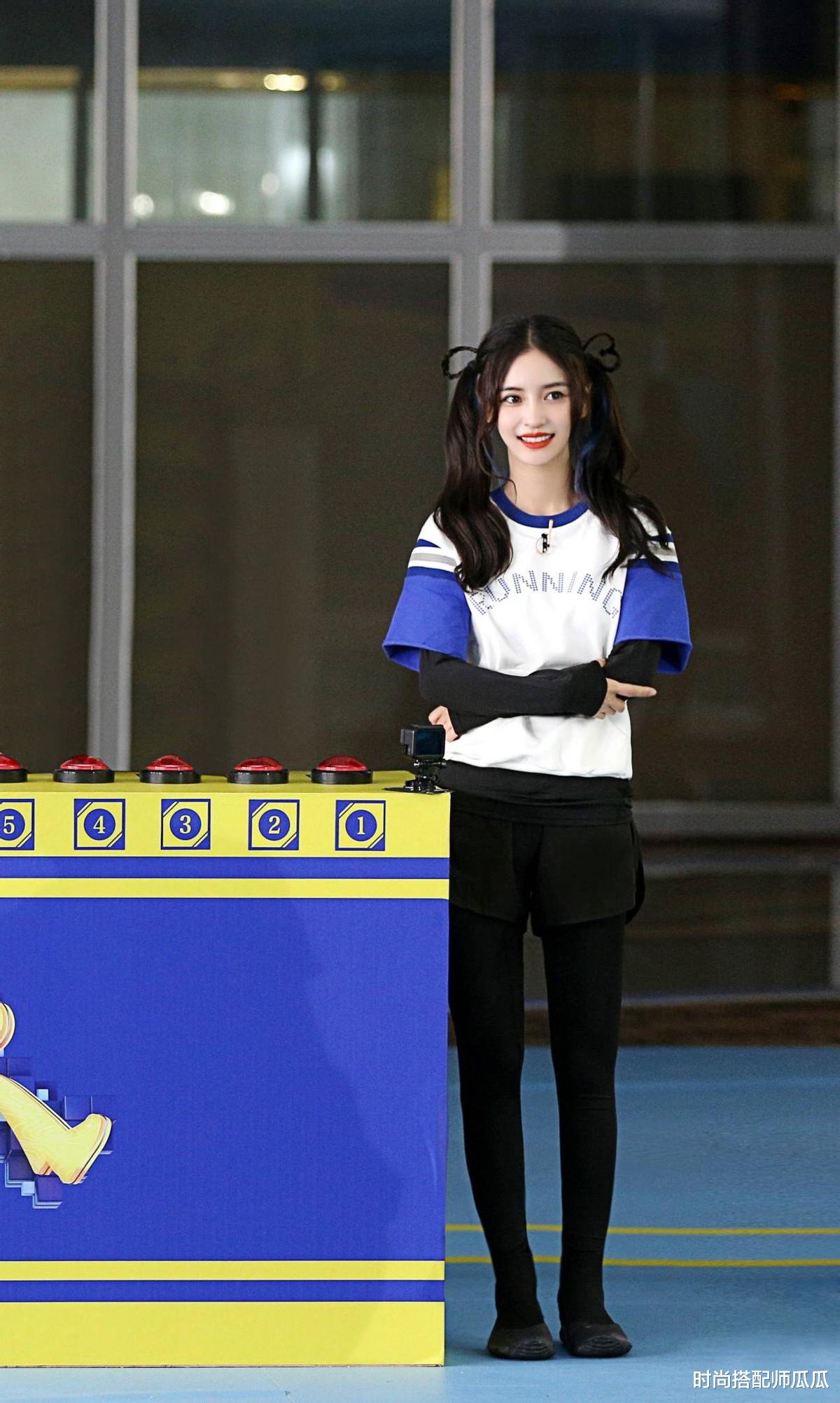 时尚搭配师瓜瓜|Baby“特工”造型曝光，穿黑色抹胸凹身材曲线，又酷又飒真吸睛