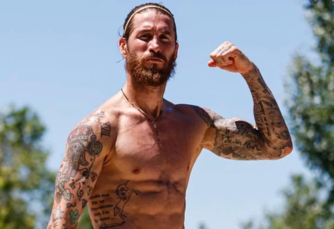 拉莫斯|疯狂麦克斯！35岁拉莫斯太强了，身缠铁链肌肉爆棚，魔鬼筋肉腿